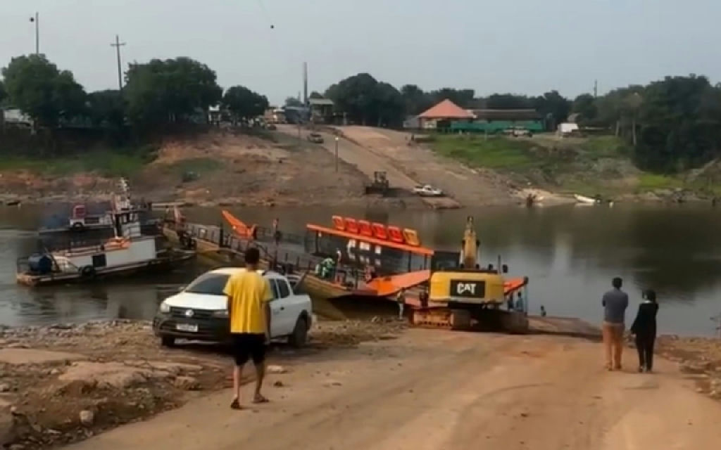 Rio seco no Amazonas bloqueia balsa da Br-319 por 4 horas