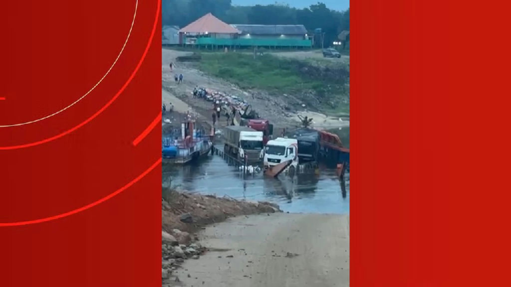 Travessia de balsa na Br-319 é interrompida no Amazonas por entrada de água em embarcação
