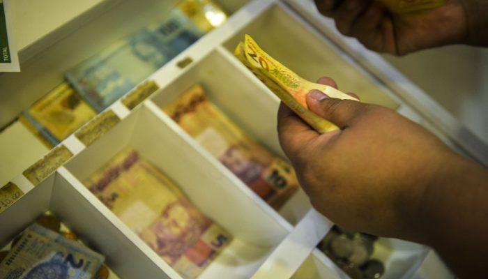 Abono salarial de 2026: último lote para nascidos em novembro e dezembro chega nesta segunda-feira (17