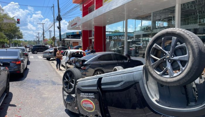 Acidente grave na Avenida Rodrigo Otávio em Manaus deixa três feridos e causa pânico