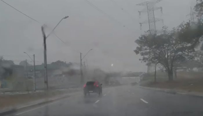 Alívio em Manaus: Chuva chega à capital amazonense após calor recorde e semanas de seca