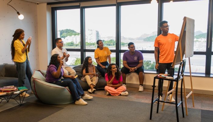 Amazonas recebe mil vagas gratuitas para curso de inglês e capacitação profissional