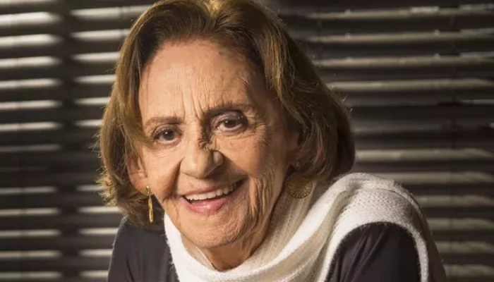 Aos 98 anos, Laura Cardoso, lenda da dramaturgia, falece e deixa legado inestimável