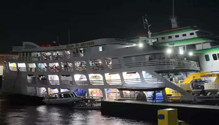 Ataque de piratas dos rios deixa passageiros feridos em embarcação no Amazonas
