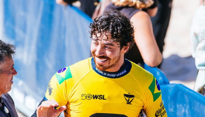 Brasileiros garantem vaga nas quartas de final do circuito mundial em peniche