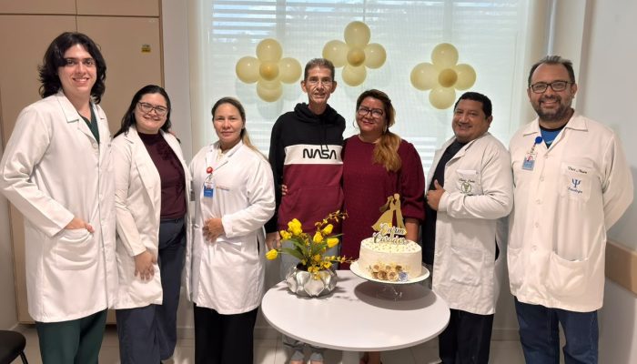 Casal oficializa união após 17 anos em hospital de Manaus durante tratamento contra câncer