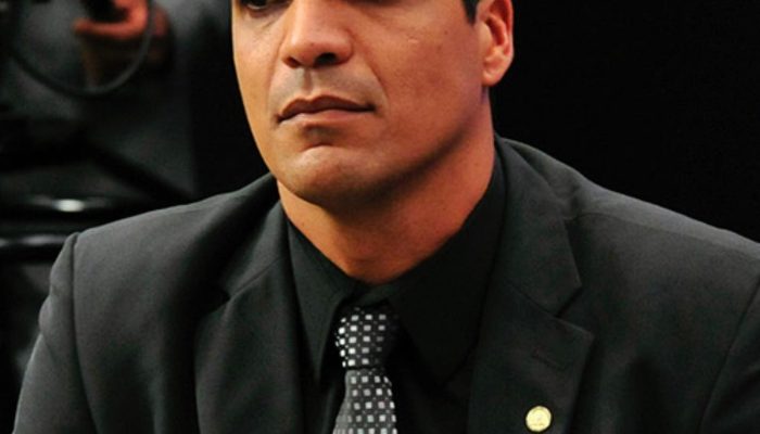 Chapa de Cabo Daciolo ao governo do Amazonas soma R$ 293,2 mil em bens declarados ao TSE