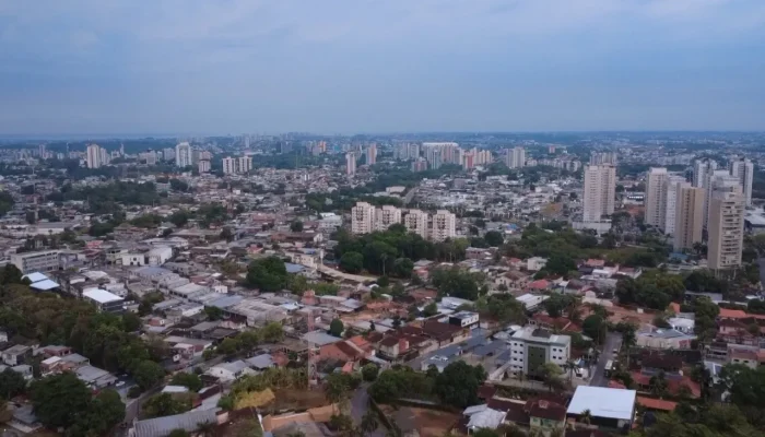 Chuva traz alívio e melhora qualidade do ar em Manaus após 17 dias de seca