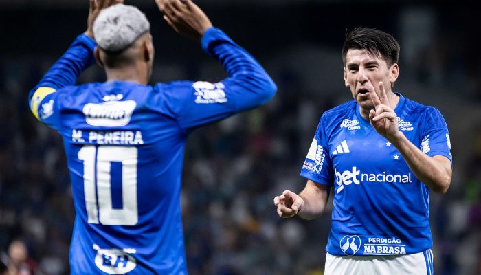 Cruzeiro derrota Flamengo em virada no Mineirão e mexe com o Brasileirão