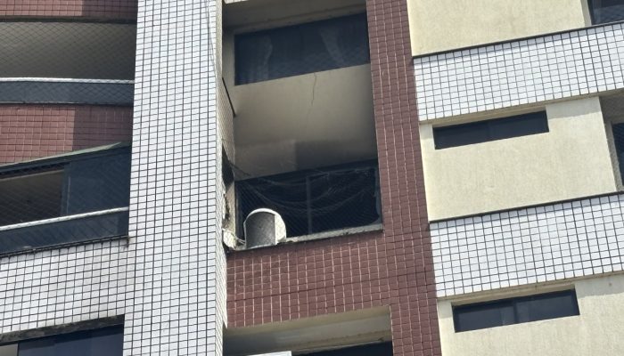 Curto-circuito em ar-condicionado provoca incêndio em edifício residencial de Manaus