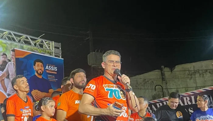David Almeida detalha propostas para o setor cultural em agenda na zona leste de Manaus