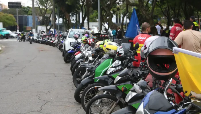 Desproteção social: quatro em cada cinco motociclistas de aplicativo operam sem previdência
