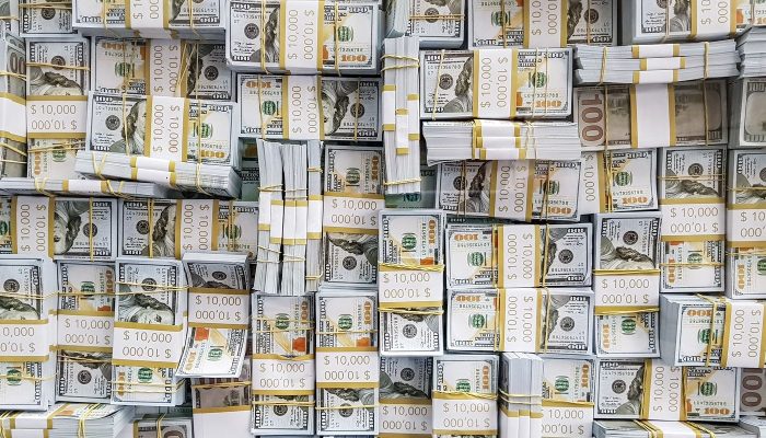 Dólar recua para R$ 5,14 em dia de alívio no mercado externo e alta da bolsa