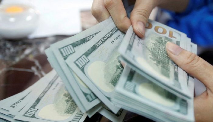 Dólar sobe 1,15% e fecha a R$ 5,09 em pregão marcado pela cautela dos investidores