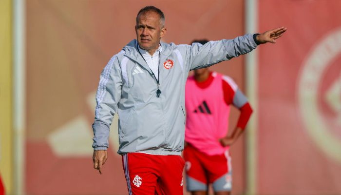 Eduardo Baptista é o novo técnico do Internacional em missão contra o Z4