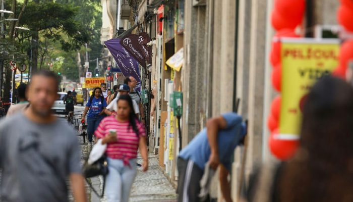 Fim da escala 6x1 renova esperanças de trabalhadores por mais qualidade de vida