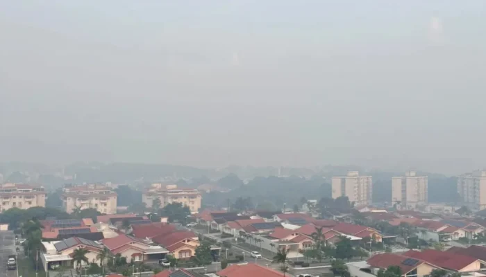 Fumaça de queimadas deixa qualidade do ar perigosa em manaus e supera OMS
