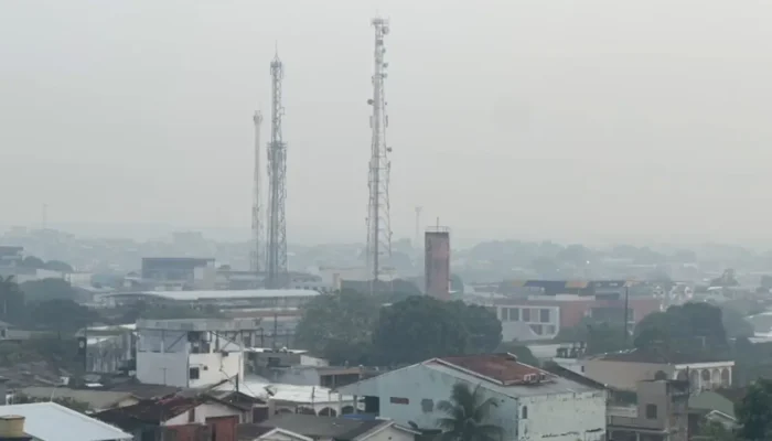 Fumaça em Manaus: capital amazonense enfrenta uma semana de ar poluído e suspensão de aulas