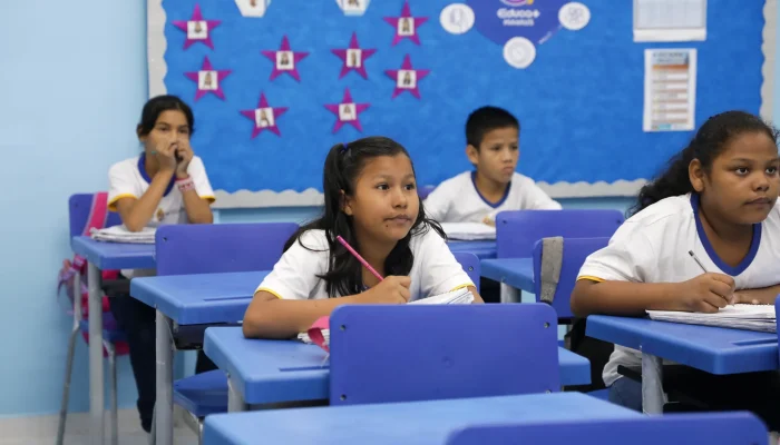 Fumaça em Manaus mantém escolas municipais fechadas nesta quinta-feira