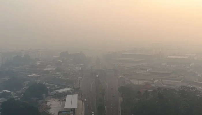 Governo federal amplia frota aérea e envia reforço para combater incêndios no Amazonas