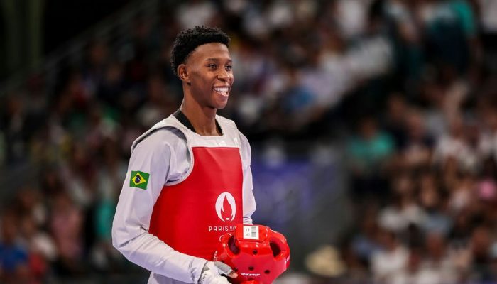 Henrique Marques conquista ouro em Paris e projeta liderança mundial no taekwondo