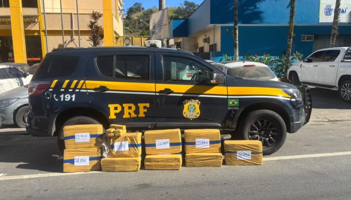 PRF intercepta grande carga de maconha após perseguição na Via Dutra em Piraí