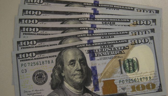 Dólar recua para R$ 5,08 enquanto Ibovespa amarga quarta queda consecutiva