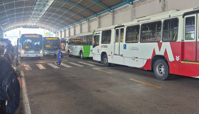 Ônibus de Manaus operam com frota reduzida após paralisação e decisão judicial