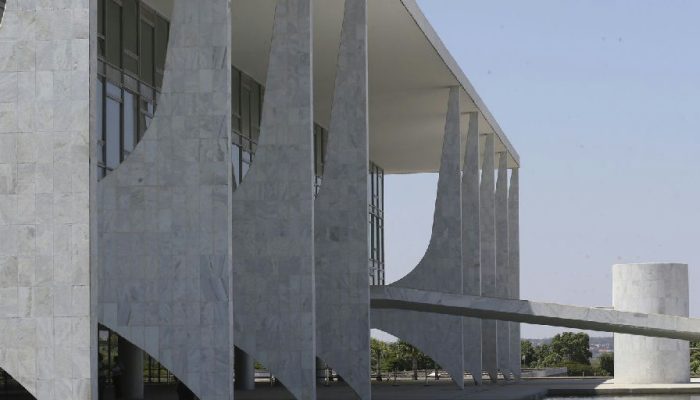 Lula zera imposto da "taxa das blusinhas" para compras internacionais de até US$ 50