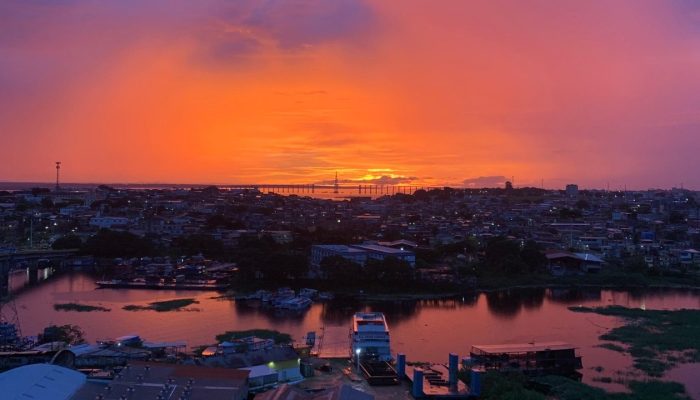 Manaus enfrenta verão escaldante com ilhas de calor: o impacto do concreto e a urgência da arborização