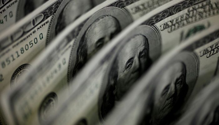 Mercados financeiros registram queda de 13,88% na bolsa e alta de 8,21% no dólar após reeleição de Lula