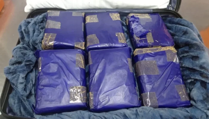 Passageira é flagrada com 12 quilos de skunk em voo para Belém no Aeroporto de Manaus