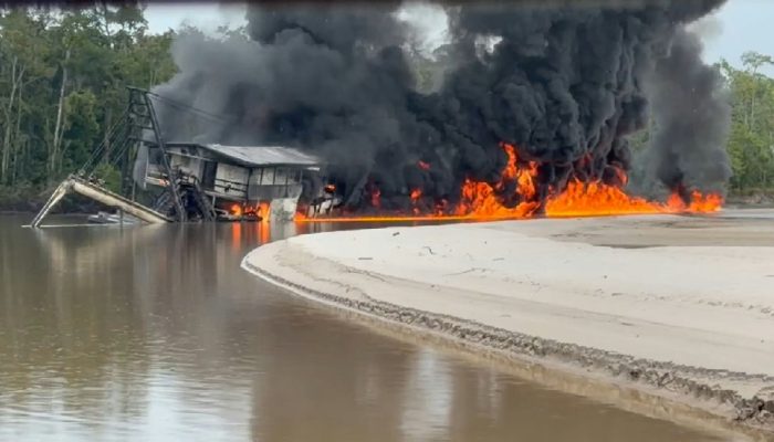 PF e Icmbio destroem 11 dragas em garimpo ilegal na Estação Ecológica Juami-japurá