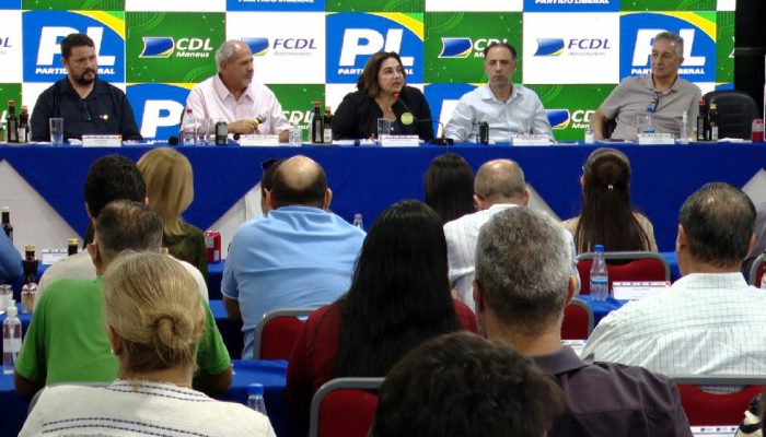 Professora Maria do Carmo debate geração de renda e bioeconomia com o comércio do Amazonas para 2026