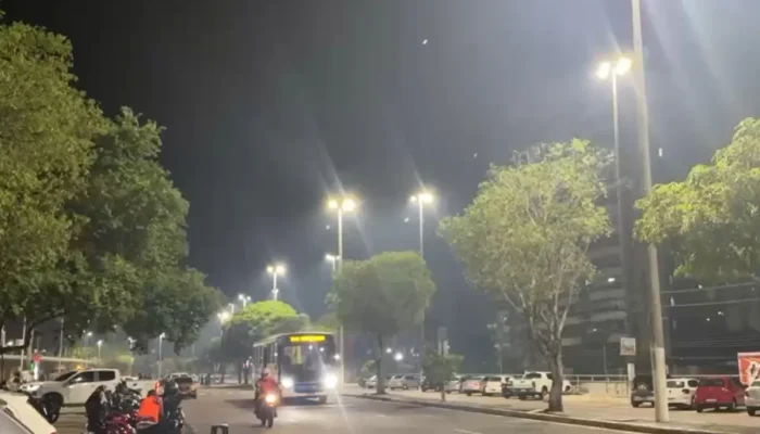 Qualidade do ar em Manaus atinge nível crítico com retorno de densa fumaça nesta quinta-feira
