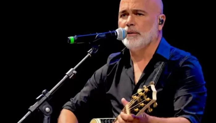 Queda de helicóptero em Santa Catarina causa a morte do cantor Rick, da dupla com Renner, aos 59 anos