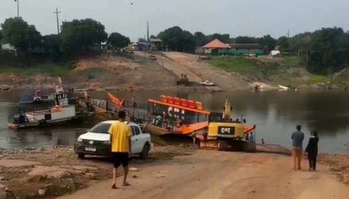 Rio seco no Amazonas bloqueia balsa da Br-319 por 4 horas