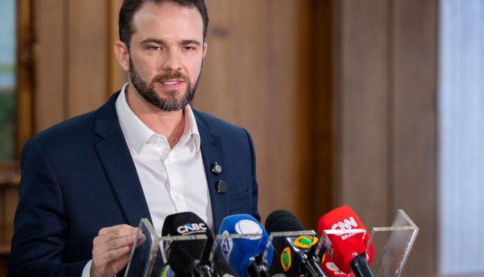 Salário mínimo deve subir para R$ 1.741 em 2027, projeta governo