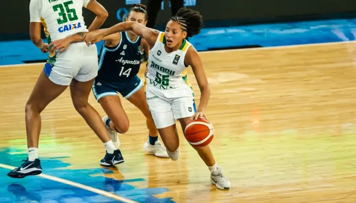 Seleção feminina de basquete do Brasil supera Argentina e avança às semifinais de qualificatório