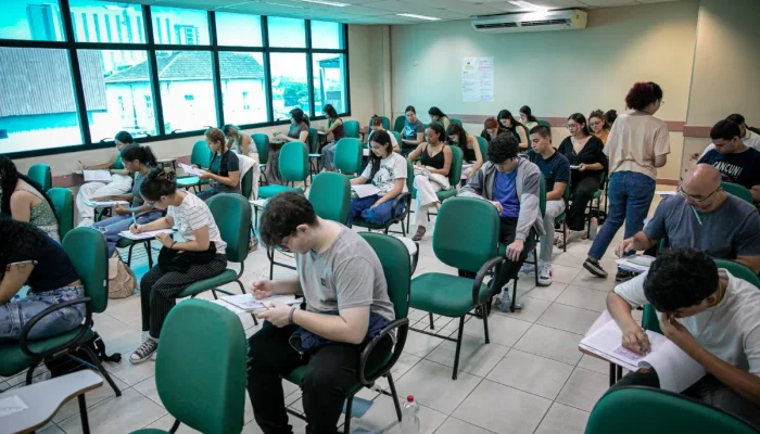 UEA libera cartões de convocação para o Vestibular e SIS 2026